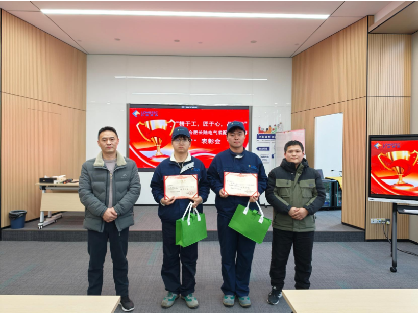 精于工，，匠于心，，品于行